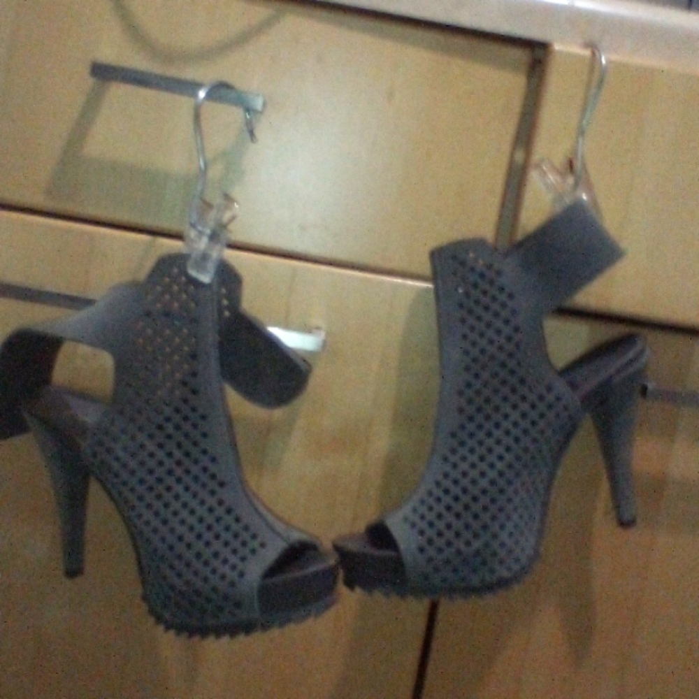 These are pedro garcia espana Gray sude size 38 1/2 = us.. 8 1/2 brand new...